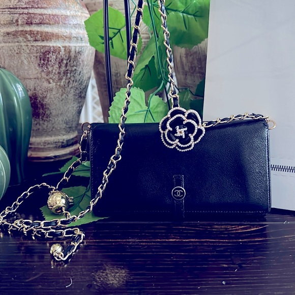 CHANEL Vintage CC Button Long Bifold Wallet Black Made In Italy - Picture 1 of 16